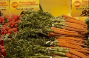 Carrots-in-store-500x329