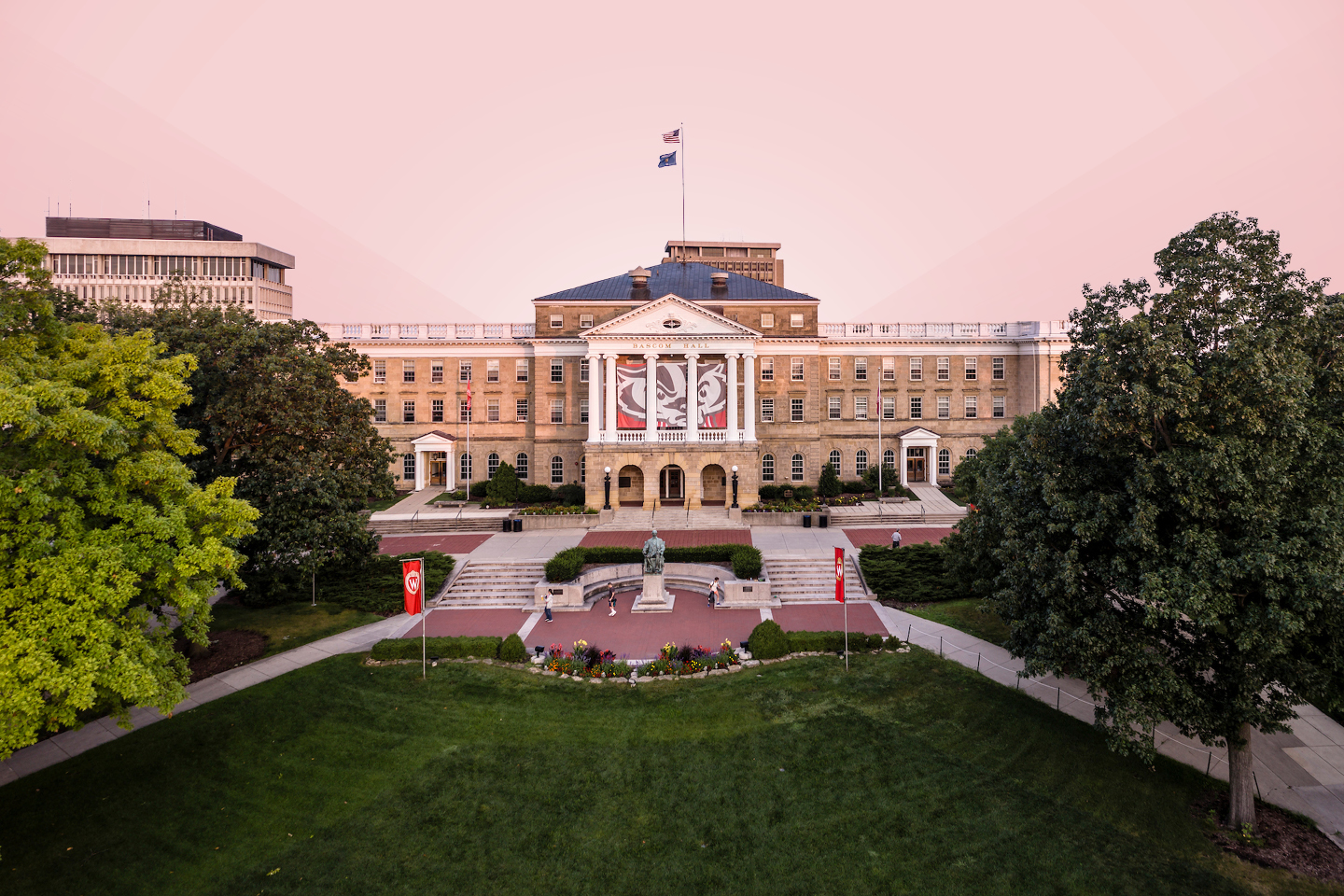 UW rises to 8th among publics, 34th overall, in U.S. News rankings